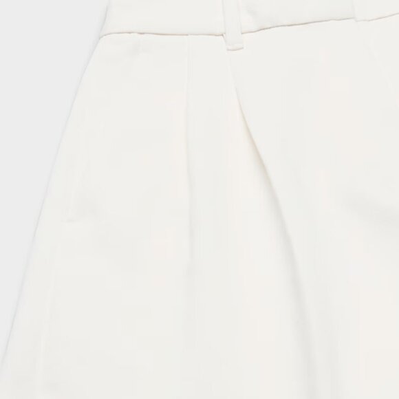 NWT Aritzia The Effortless Pant - Crepette Light Birch - Picture 9 of 9